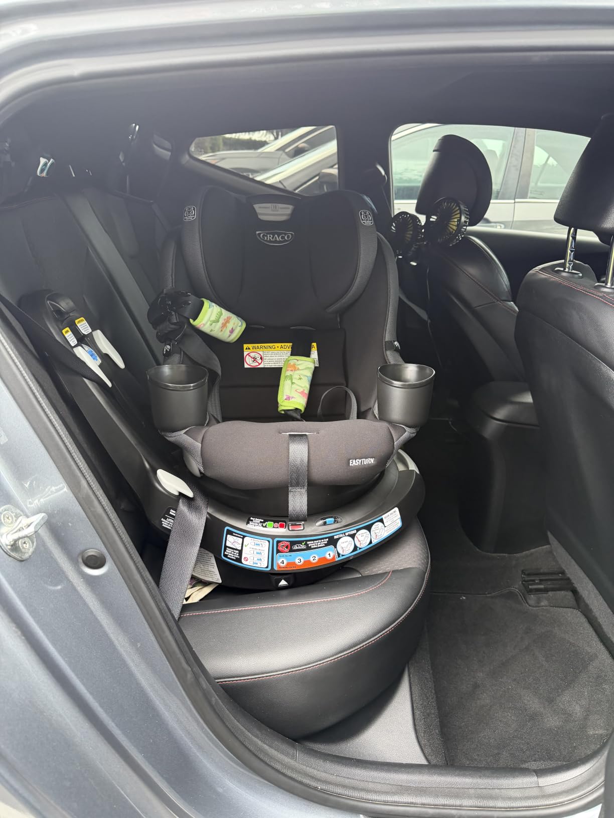 Graco EasyTurn 360 2-in-1 Rotating Convertible Car Seat, 360 Degree Rotating Infant to Toddler Rotating Car Seat, 2 Modes Rear and Forward Facing, Slim Design, Cyran customer photo 1