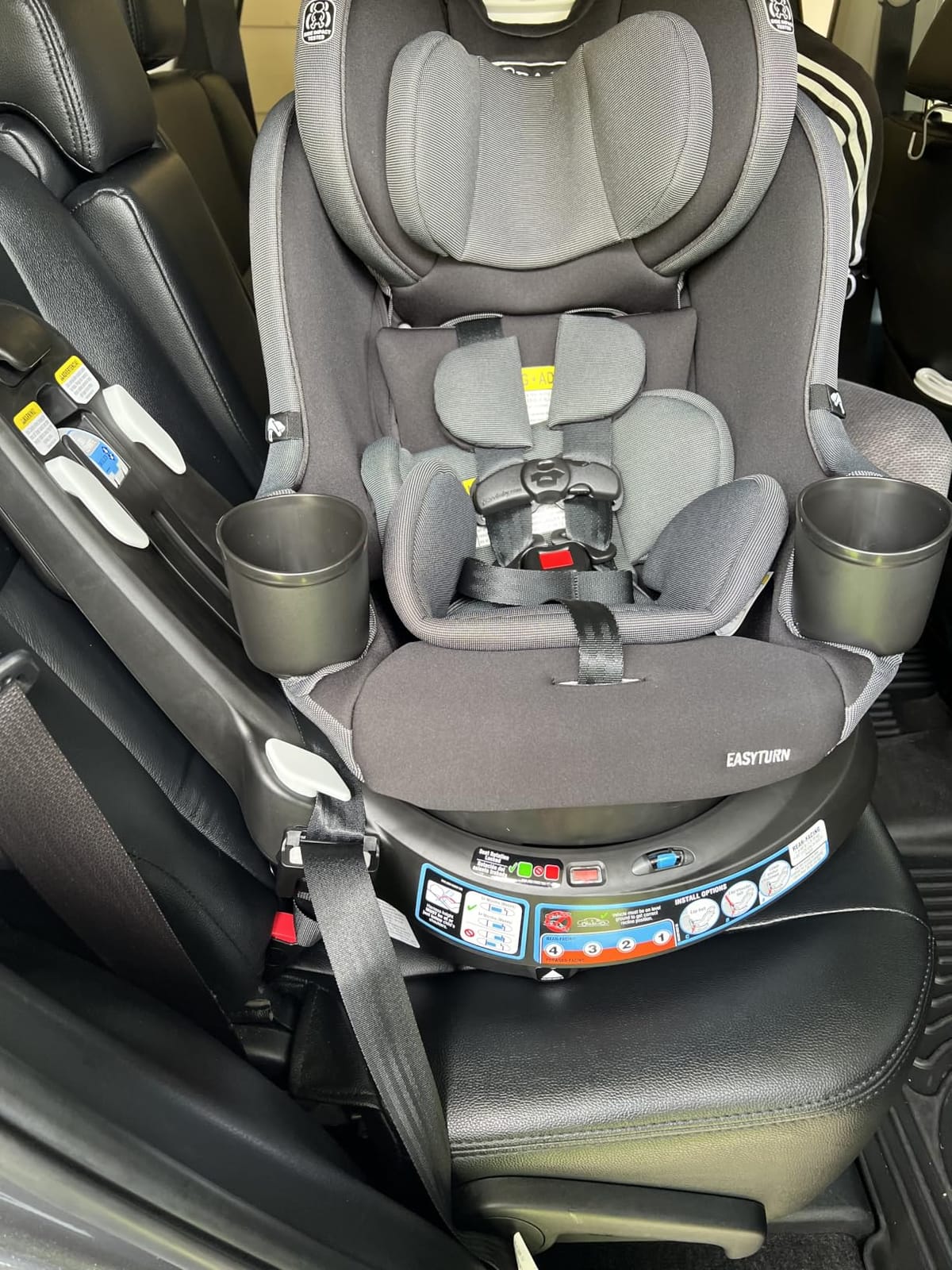 Graco EasyTurn 360 2-in-1 Rotating Convertible Car Seat, 360 Degree Rotating Infant to Toddler Rotating Car Seat, 2 Modes Rear and Forward Facing, Slim Design, Cyran customer photo 2