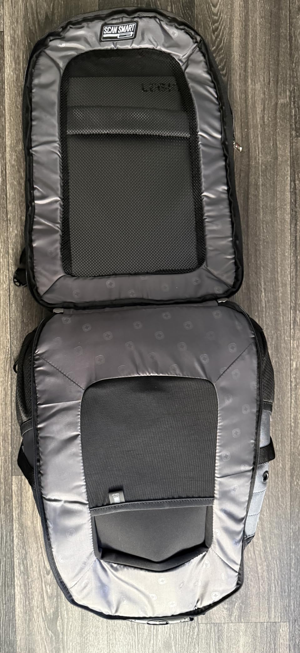 SWISSGEAR 1900 ScanSmart Laptop Backpack, Fits Most 17-Inch Laptops, TSA-Friendly Lay-Flat Design, RFID Protection, and Tablet Pocket, Black, 31L, 18.5-Inch customer photo 1