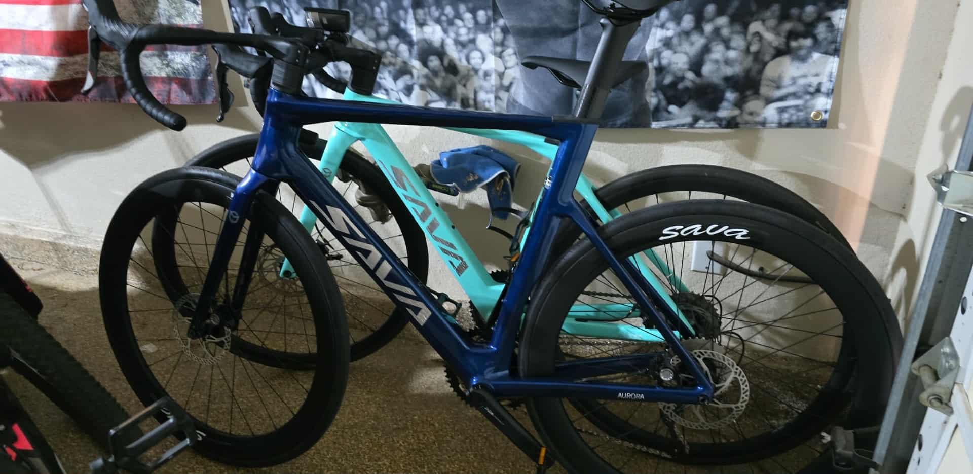SAVADECK A7L Carbon Road Bike, T800 Carbon Fiber Frame 700C Racing Bicycle with Shimano 105 R7100 24 Speed Groupset and Hydraulic Disc Brake, Ultra-Light Carbon Bike for Man and Women customer photo 2