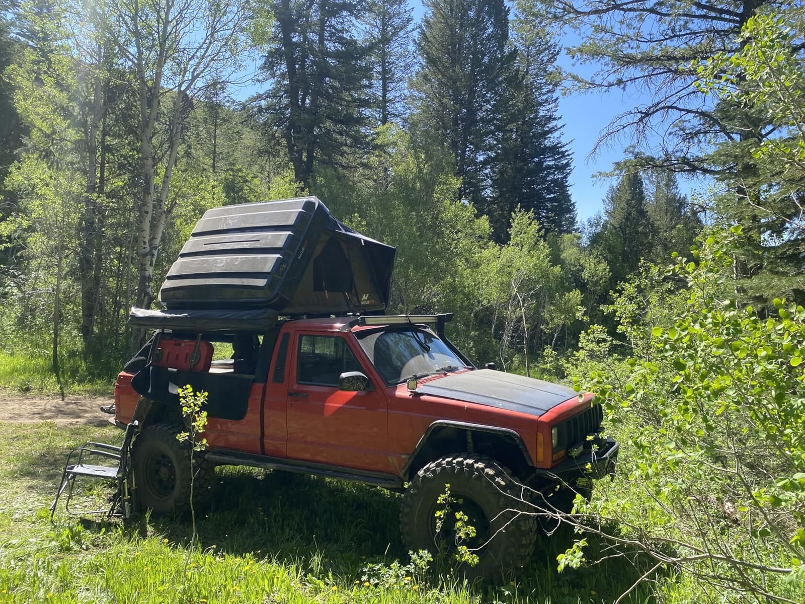 Naturnest Rooftop Tent Hard Shell, Easy Set Up Pop Up Large Tent for 2-3 Person Camping, Waterproof UV-Resistant Blackout 4 Season Tents for Truck, Jeep, SUV, Van, Trailer - Sirius 1 Plus customer photo 2