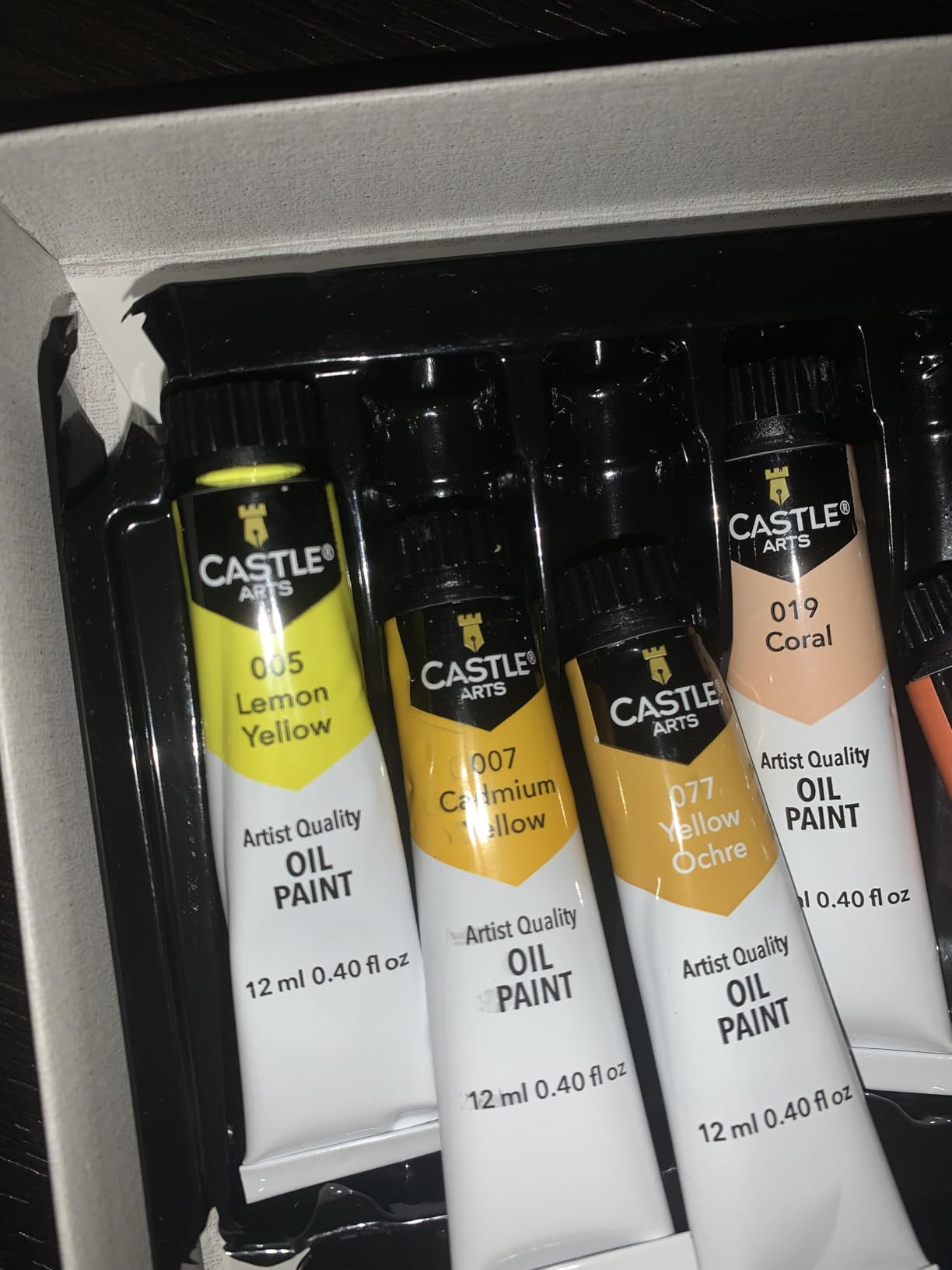 Castle Art Supplies 24 X 12ml Oil Paint Set for Adults - New Formula | Richer, vibrant, smooth-to-use colors for beginners through advanced artists - tutorial and presentation box included customer photo 1