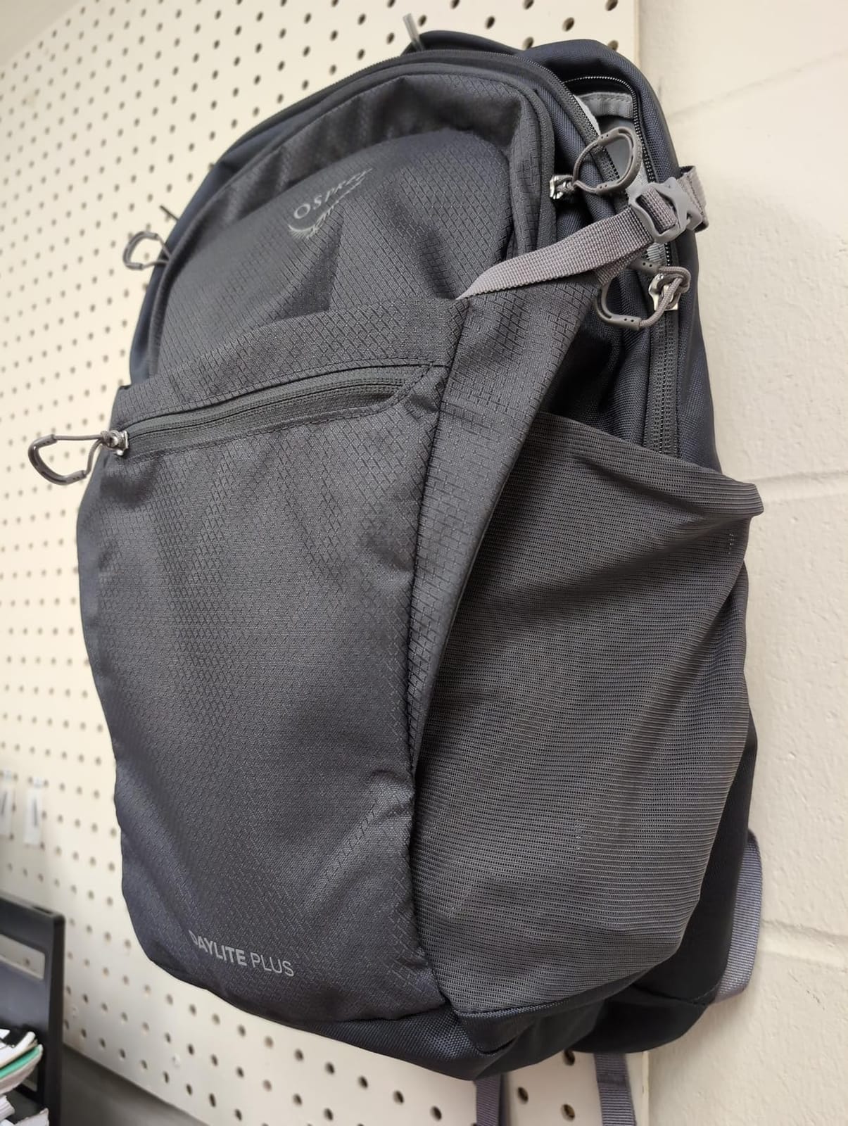 Osprey Daylite Plus Commuter Backpack - Lightweight, Everyday Pack with Laptop Sleeve customer photo 2