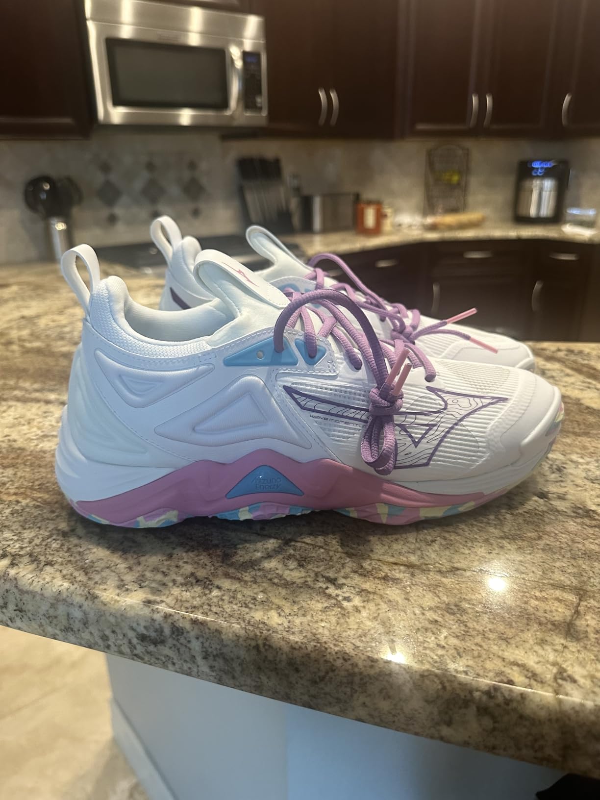 Mizuno Women's Wave Momentum 3 Volleyball Shoes customer photo 2