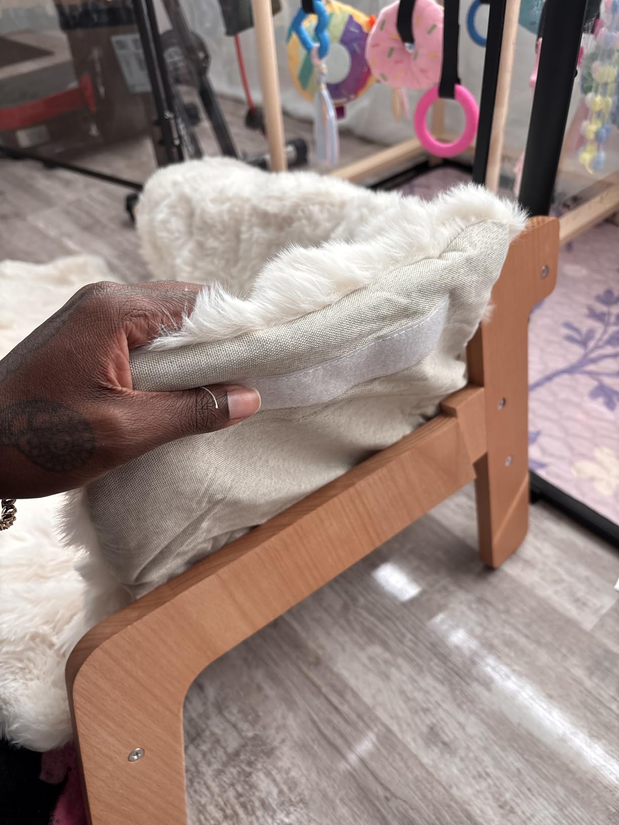CHEERHOME PETS Elevated Cat Couch Bed Wooden Raised Kitty Sofa Lounge Chair | Washable Fluffy Cover Wooden Elevated Pet Furniture for Indoor Cats and Puppy (White) customer photo 2