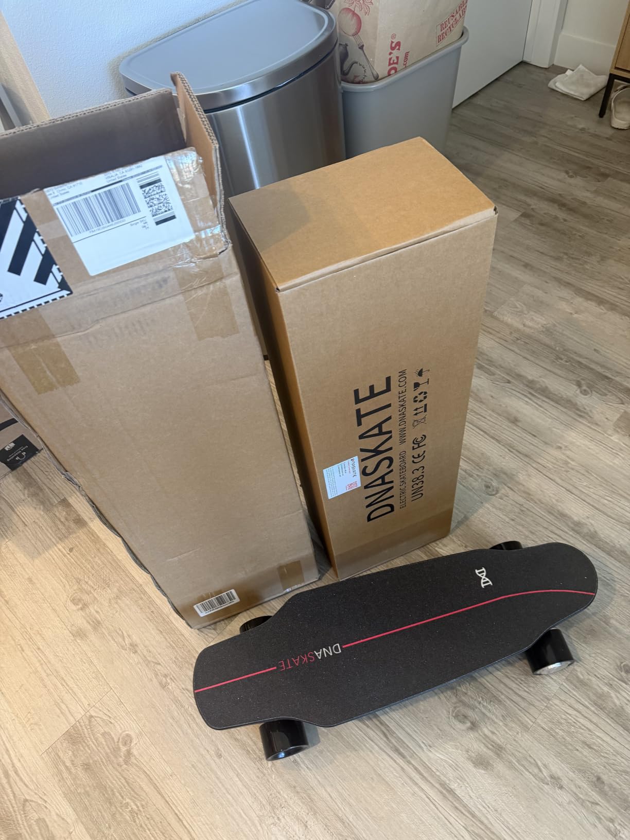 M8 Electric Skateboard with Remote, 15Mph Top Speed, 9Miles Range, 400 Hub-Motor, Skateboard for Adults & Teens customer photo 1