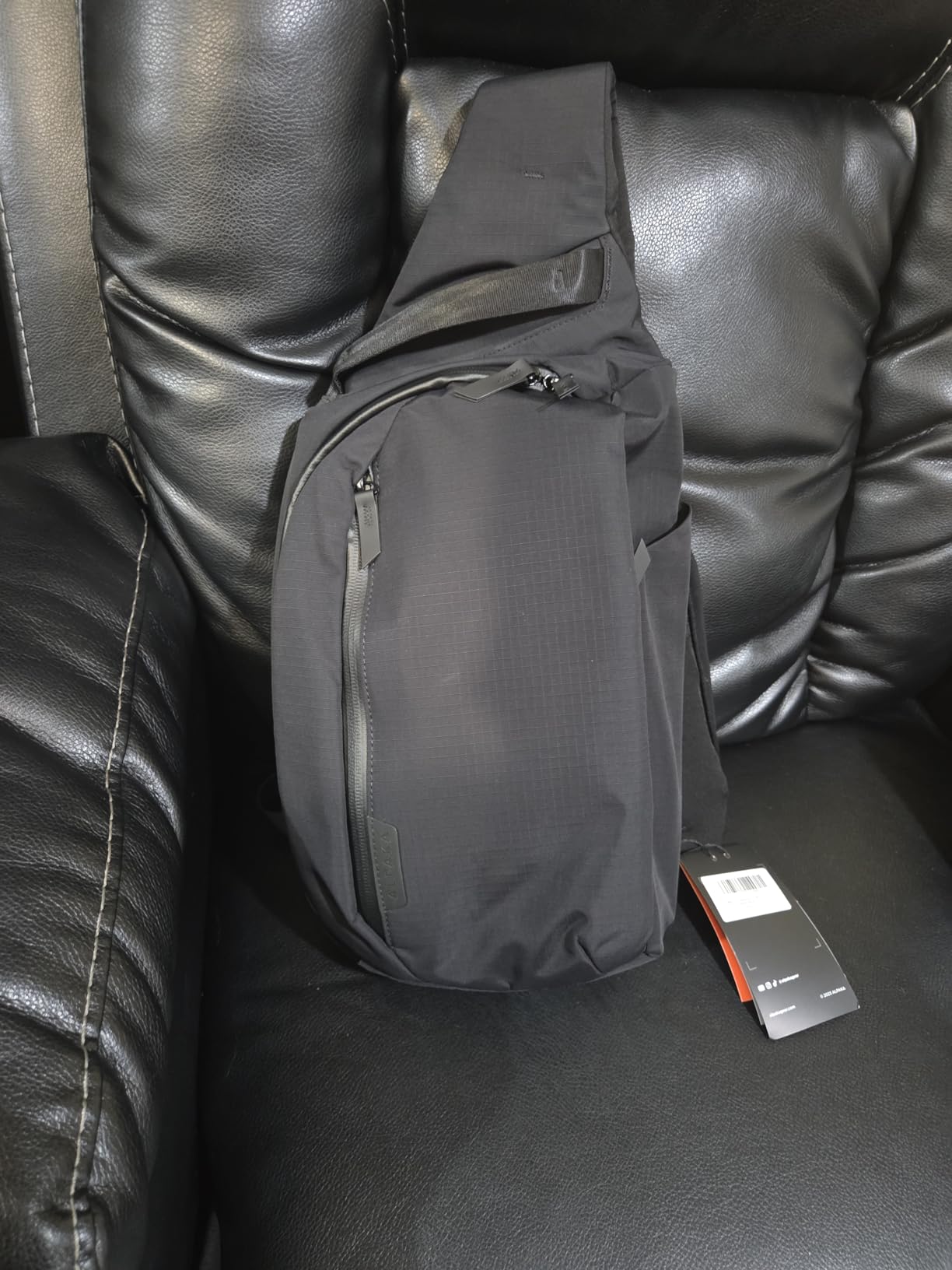 ALPAKA Metro Crossbody - Crossbody Bag Men, Sling Backpack - Fits 11