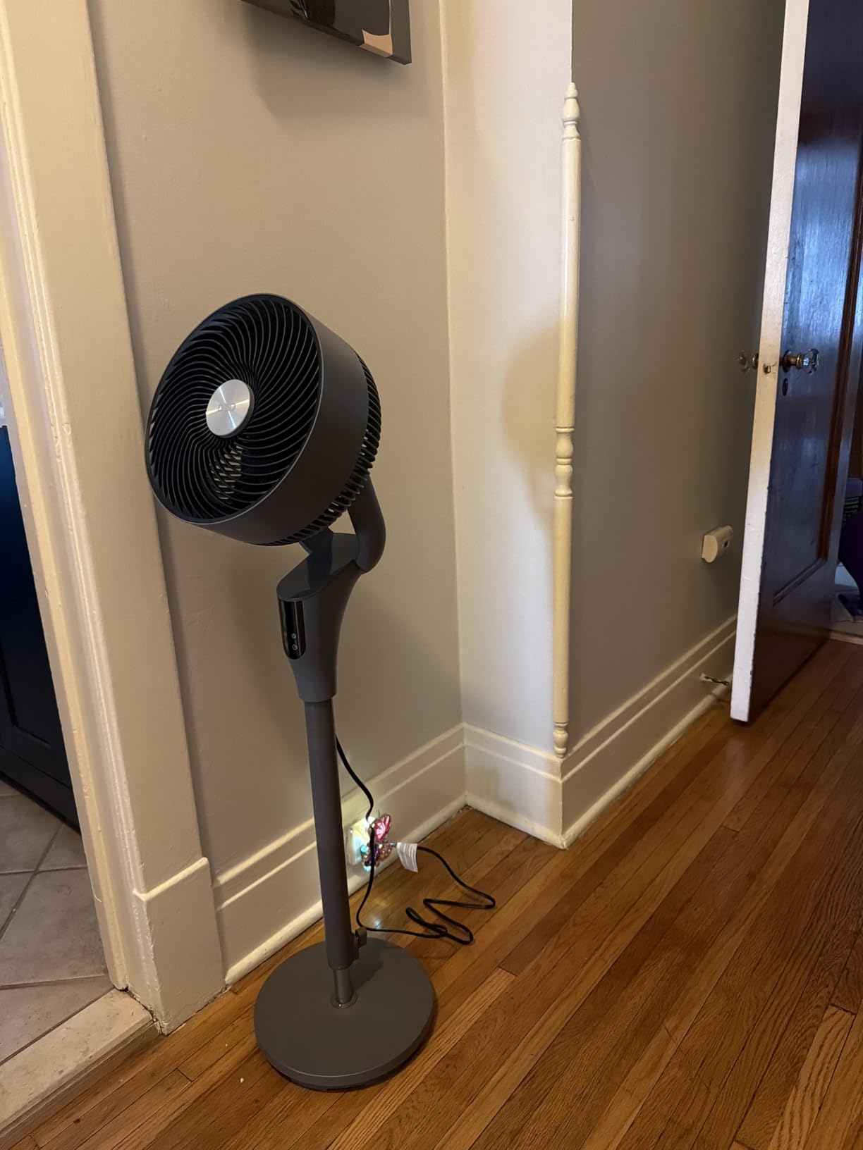 DREO Fan for Bedroom, 2026 Upgraded, 90ft Airflow, Quiet Fan, 90° Oscillating Standing Fan for Whole Room, DC Motor, 8+H Speeds, 3 Modes, 38-42'' Adjustable Height, 8H Timer, 105° Manual Vertical customer photo 1