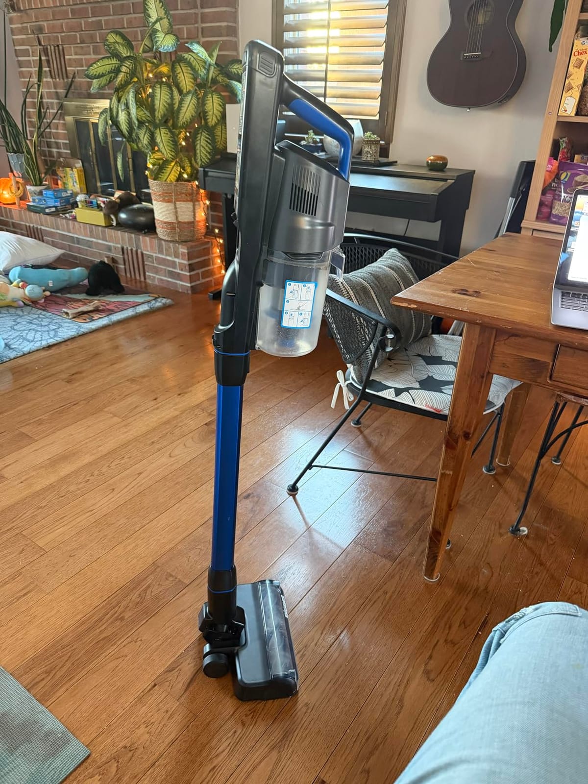 Bissell PowerClean FurFinder 200W Self-Standing Cordless Vacuum, 4052 | Bright headlights; wall mount; removable battery; upholstery tool; self-standing for easy storage customer photo 2