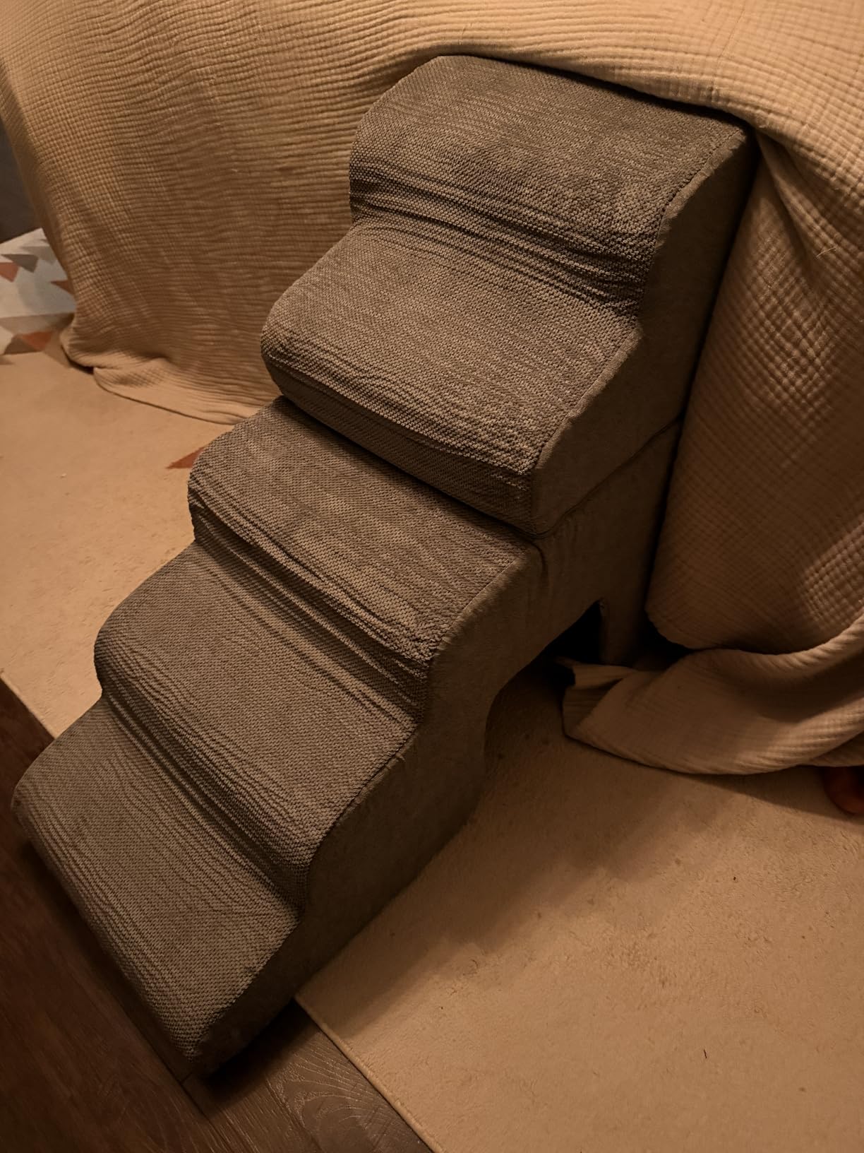 Gray Curved Dog Stairs Ramp for High Beds 28.7