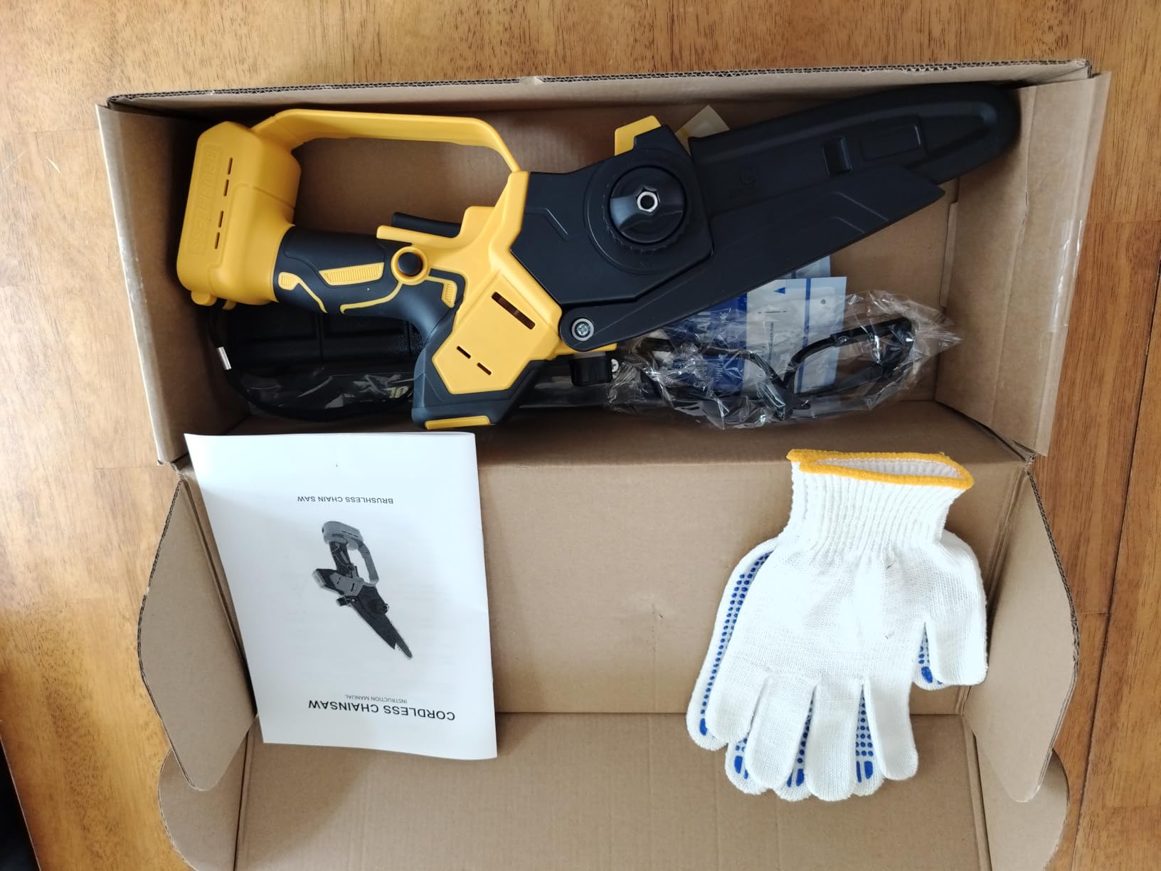 Cordless Mini Chainsaw Compatible with Dewalt 20V MAX Battery, 6 Inch & 8 Inch Small Electric Chainsaw Brushless, Auto Oiler, Handheld Pruning Tree Saw Gift for Men Dad Husband Fathers (Tool Only) customer photo 2