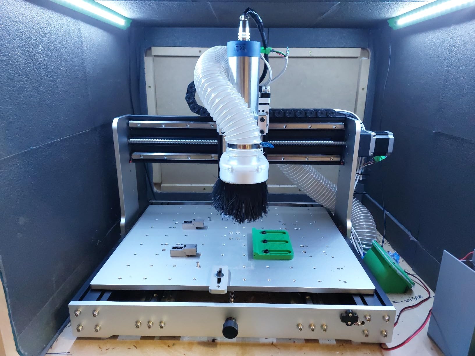 CNC Router Machine 4030-Evo Ultra 2, All-Metal XYZ Axis Dual Steel Linear Guides & Ball Screws with 800W Trim Router for Metal Aluminum Brass Wood Acrylic PCB customer photo 1