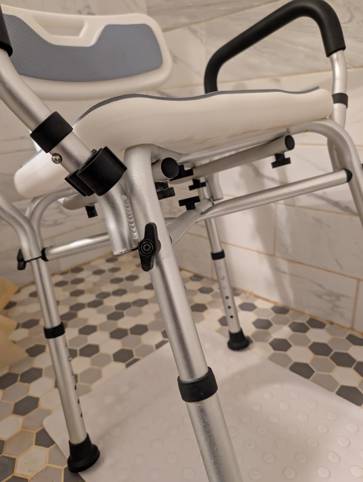 BRITULIF Shower Chair with Arms and Back for Inside Shower, 550 lb Capacity | Tool-Free 4-Step Assembly, Waterproof EVA Cushions, 5 Height Settings, Fast Drainage, Rust-Resistant Frame customer photo 1