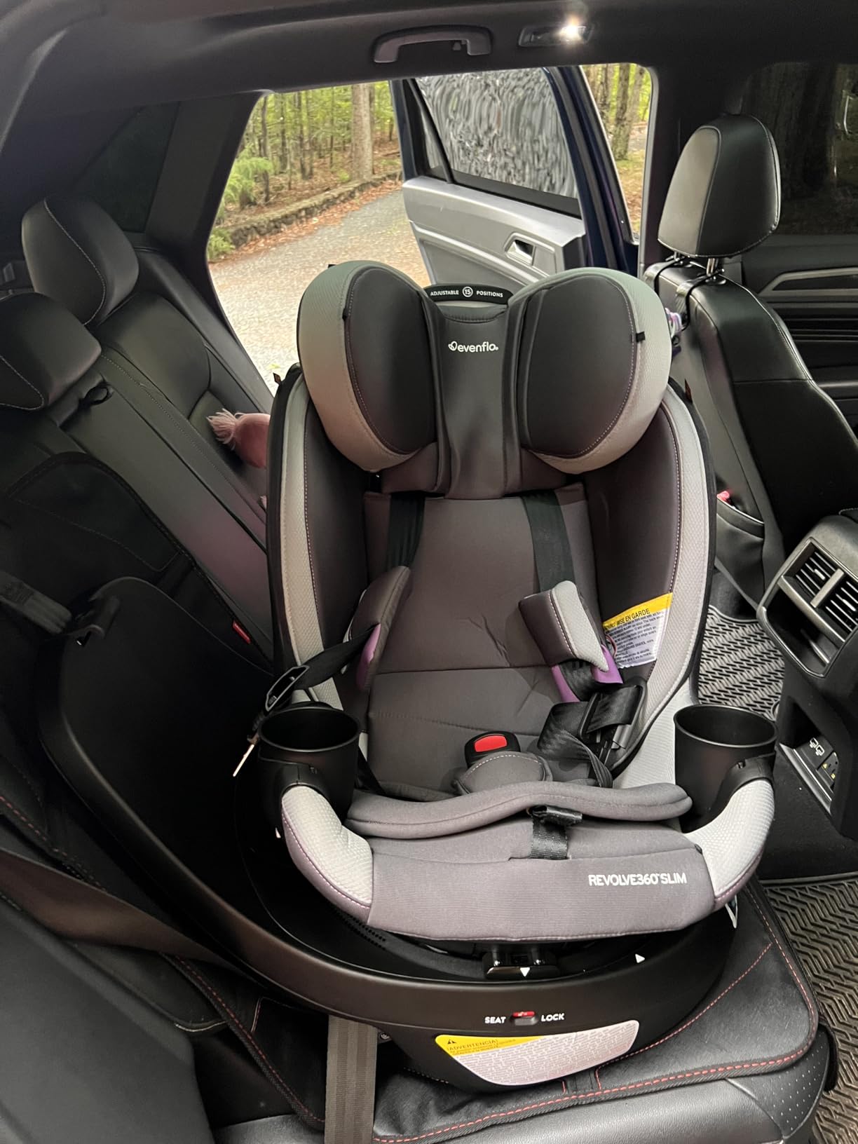 Evenflo Revolve360 Slim 2-in-1 Rotating Car Seat, Rear-Facing and Forward-Facing Modes, 4-65 lbs, Salem Black customer photo 1