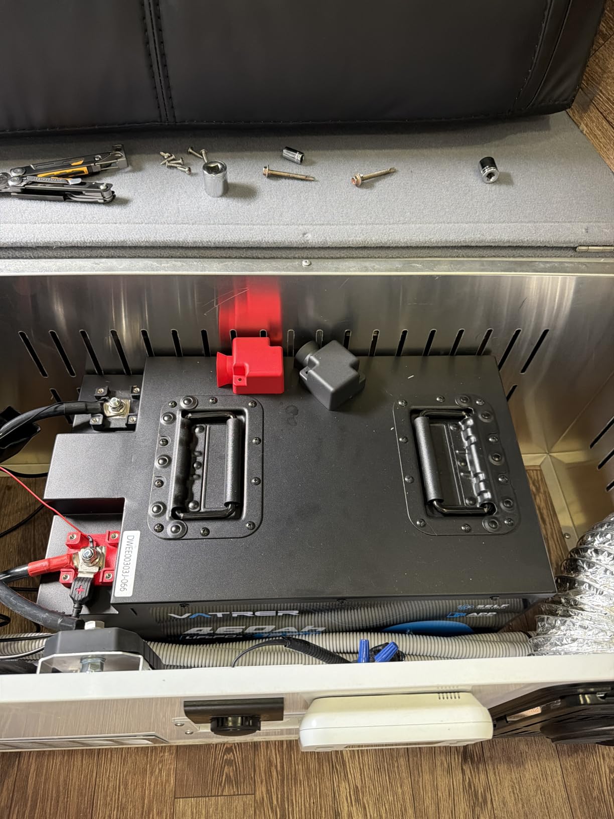 Vatrer Power 12.8V 460Ah Self-Heating LiFePO4 RV Battery, APP Monitoring | Built-in 300A BMS, Max. 3840W Load Power, 5880Wh Usable Energy, 5000+ Cycles Lithium Battery, Perfect for RV, Motorhomes customer photo 2
