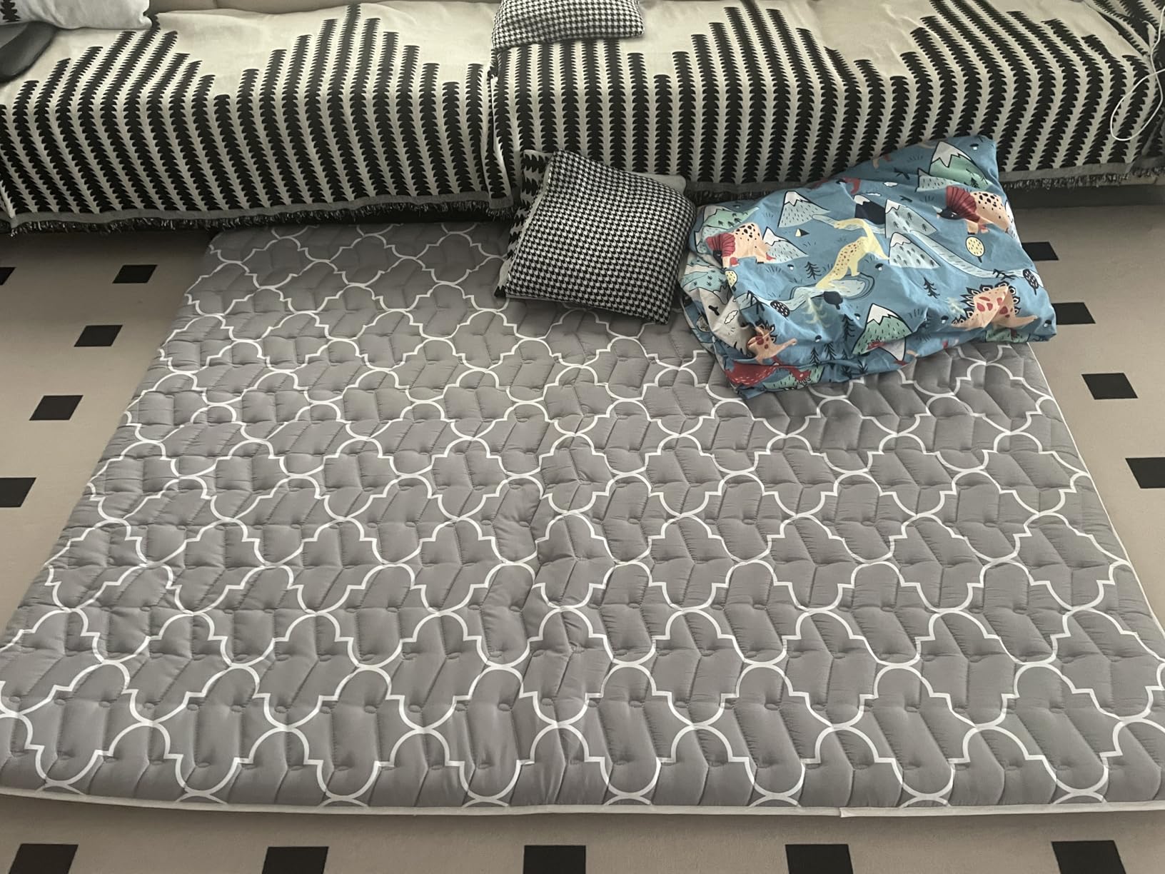 6th Generation Japanese Floor Futon Mattress - Extra-Thick 9-Layer Modern Futon with 100% High-Density Foam, Portable Floor Mattress Sleeping Pad for Adults, Guest Room, Dormitory, Queen Size customer photo 1