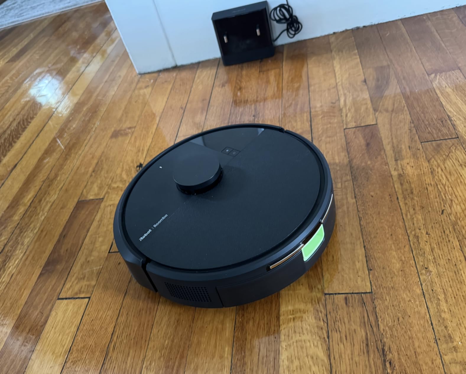 iRobot Roomba 105 Vac Robot Vacuum - Easy to use, Intense Power-Lifting Suction, LiDAR Navigation, Multi-Surface Cleaning, Cleans in Neat Rows, Self-Charging customer photo 1