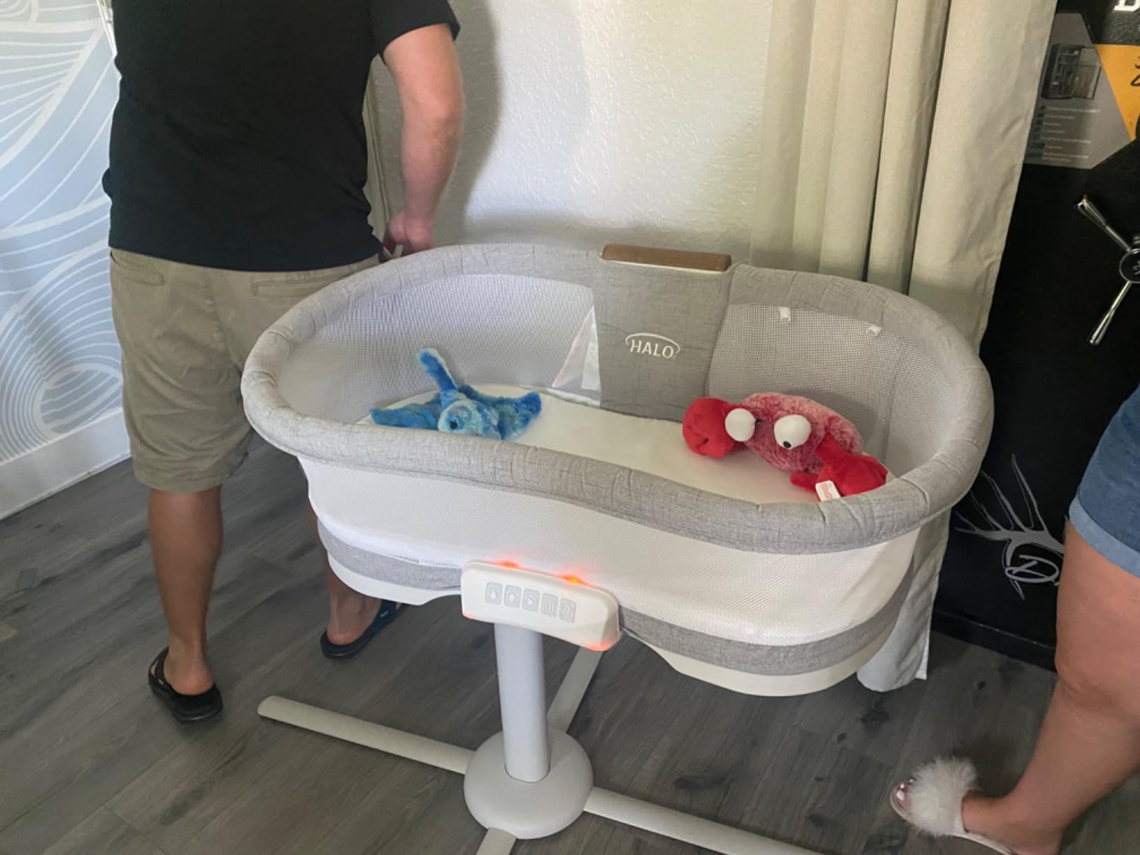 HALO BassiNest Connected Swivel Sleeper 3.0 Smart Bassinet | AutoSoothe™, 360° Swivel, Cry Detection, Rocking, Vibration & Soothing Sounds, Easy Lowering Wall for Postpartum Recovery customer photo 1