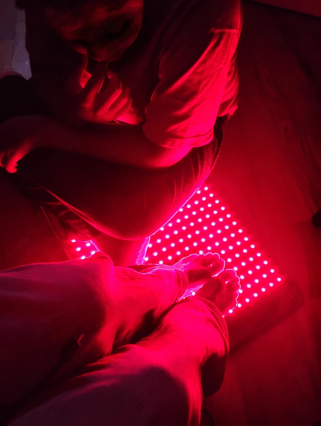 Comfytemp 33'' x 17'' XXL Red Light Therapy Mat for Body, Wearable Near Infrared Light Therapy Pad, Flexible Light Blanket with Timer, 660nm & 850nm Light Blanket for Back Belly Knee Joint Muscle customer photo 2