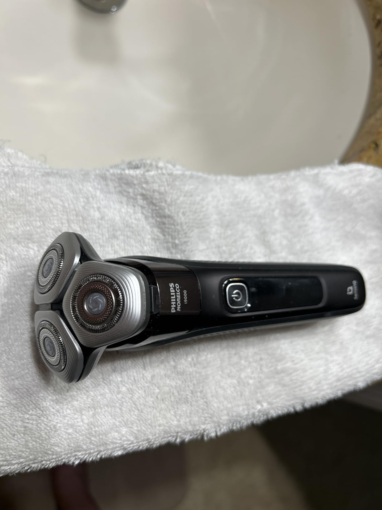Philips Norelco i9000 Electric Shaver, Ink Black | Premium Adaptive Shaver, Skin-Level Closeness, SenseIQ Technology, Wet and Dry Shave, Charging Stand, Travel Case customer photo 1