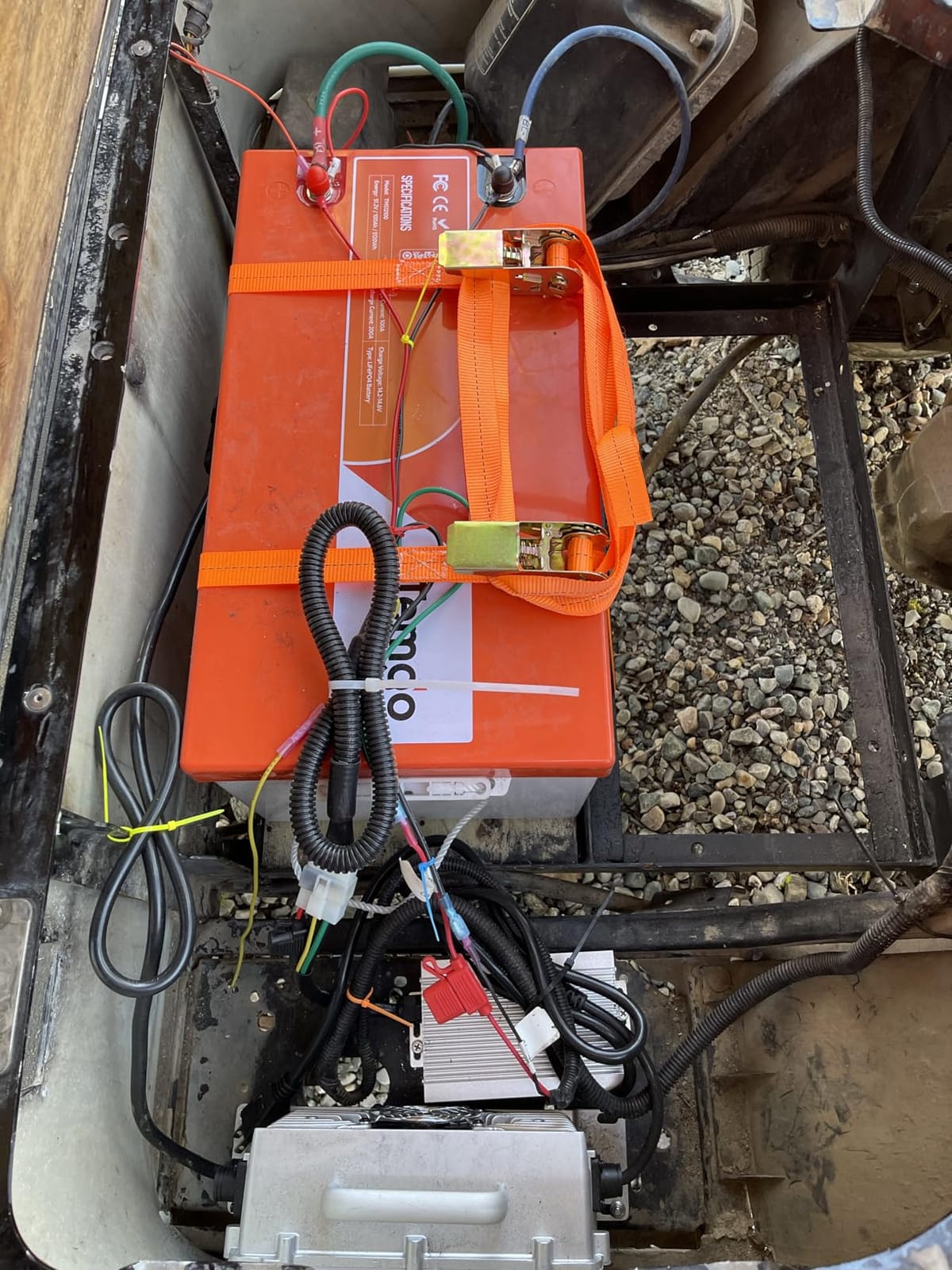TEMGO 48V (51.2V) 100Ah LiFePO4 Lithium Golf Cart Battery | 200A Smart BMS, Max 10.24kW Output, Bluetooth APP, LCD Screen, 58.4V 18A Charger customer photo 1