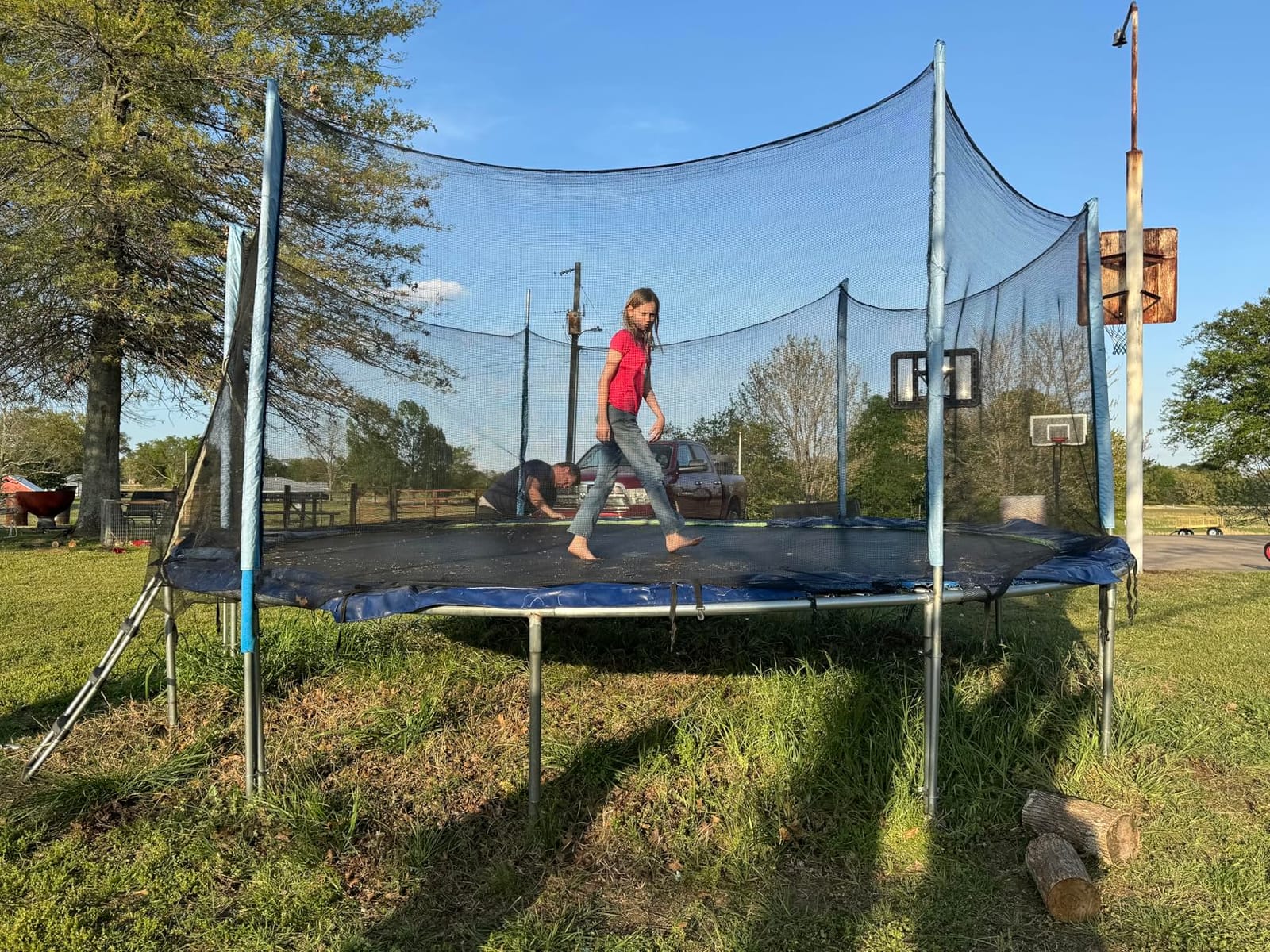 Zupapa 1800LBS Capacity No-Gap Design 16 15 14 12FT Trampoline with Safety Enclosure Net and Non-Slip Ladder 10-Year Quality Assurance Perfect for Kids Family Outdoor Backyard Fun customer photo 2