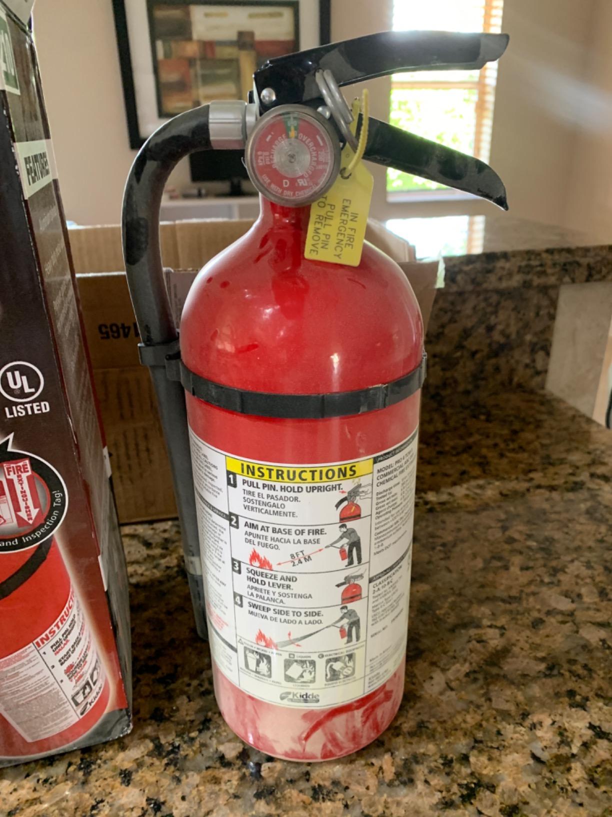 Kidde Pro 210 Commercial Fire Extinguisher, 2-A:10-B:C, PRO-4MP-1, 1 Pack | Rechargeable and Reusable Extinguisher for Small to Medium Common, Flammable Liquid, & Electrical Fires, 4 lb. Dry Chemical customer photo 2