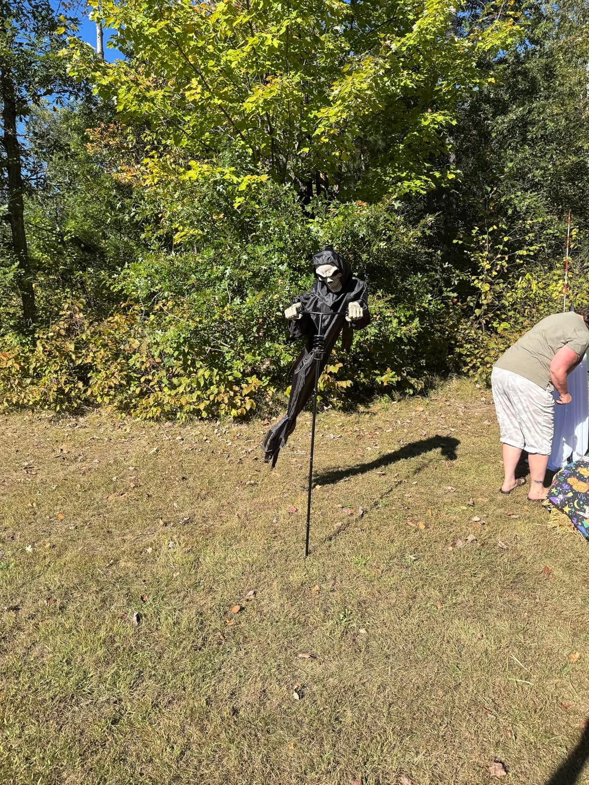 LarpGears Outdoor Halloween Skeleton Decorations, 7.8Ft Flying Rotated Skull Reaper Ghost Scarecrow Decorations customer photo 2