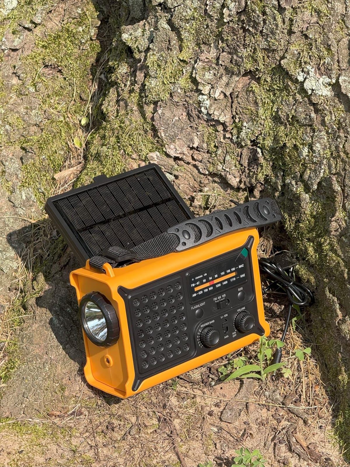Emergency Weather Radio with Large Solar Panel, Real 12000mAh Battery | Efficient Hand Crank, AM/FM/NOAA Bands, LED Flashlight, Reading Lamp, SOS Alarm & Phone Charger for Camping & Emergencies customer photo 1