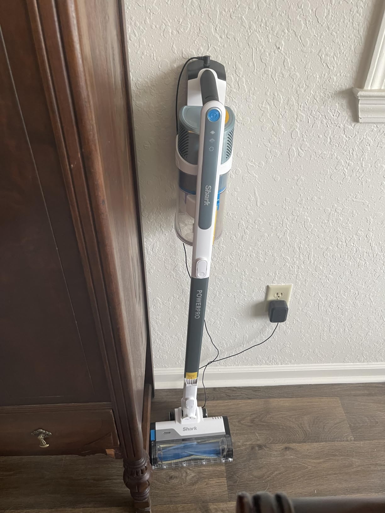 Shark PowerPro Reveal Plus Cordless Vacuum Cleaner - Charcoal - IZ376H | Lightweight Vacuum for Hardwood Floors and Carpet, Handheld Stick Design, Upholstery and Crevice Tools, 40-Min Runtime customer photo 2