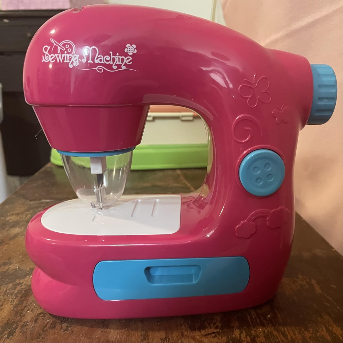 TUZT Mini Sewing Machine Toy Kit for Kids Beginners, 22pcs Portable Electric Sewing Machine with Sewing Kit, Light and Finger Guard, Birthday Christmas Gift for Kids Girls 4-12 customer photo 2