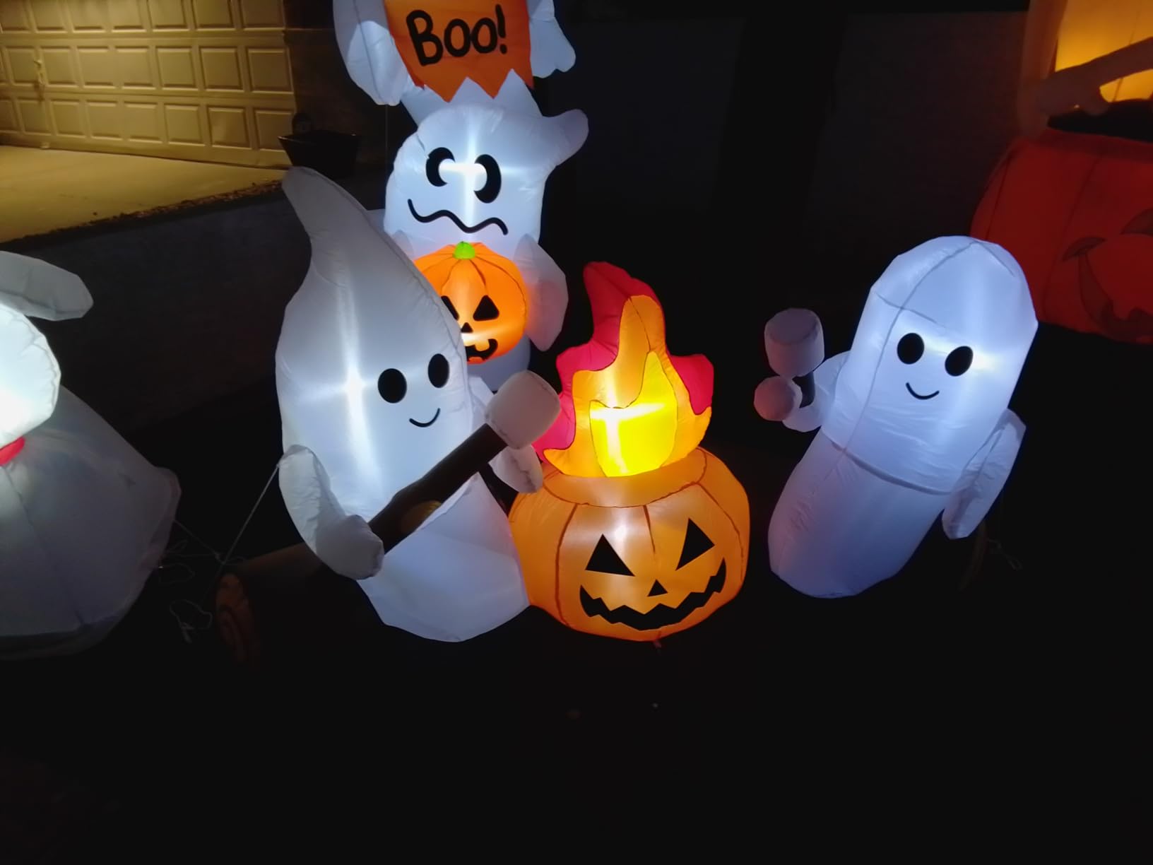 DomKom 6FT Halloween Inflatable Blow Up Decorations, Cute Ghosts Roasting Marshmallows Over Campfire, Built-in LEDs for Holiday Party, Garden, Lawn, Yard, Patio Décor customer photo 2