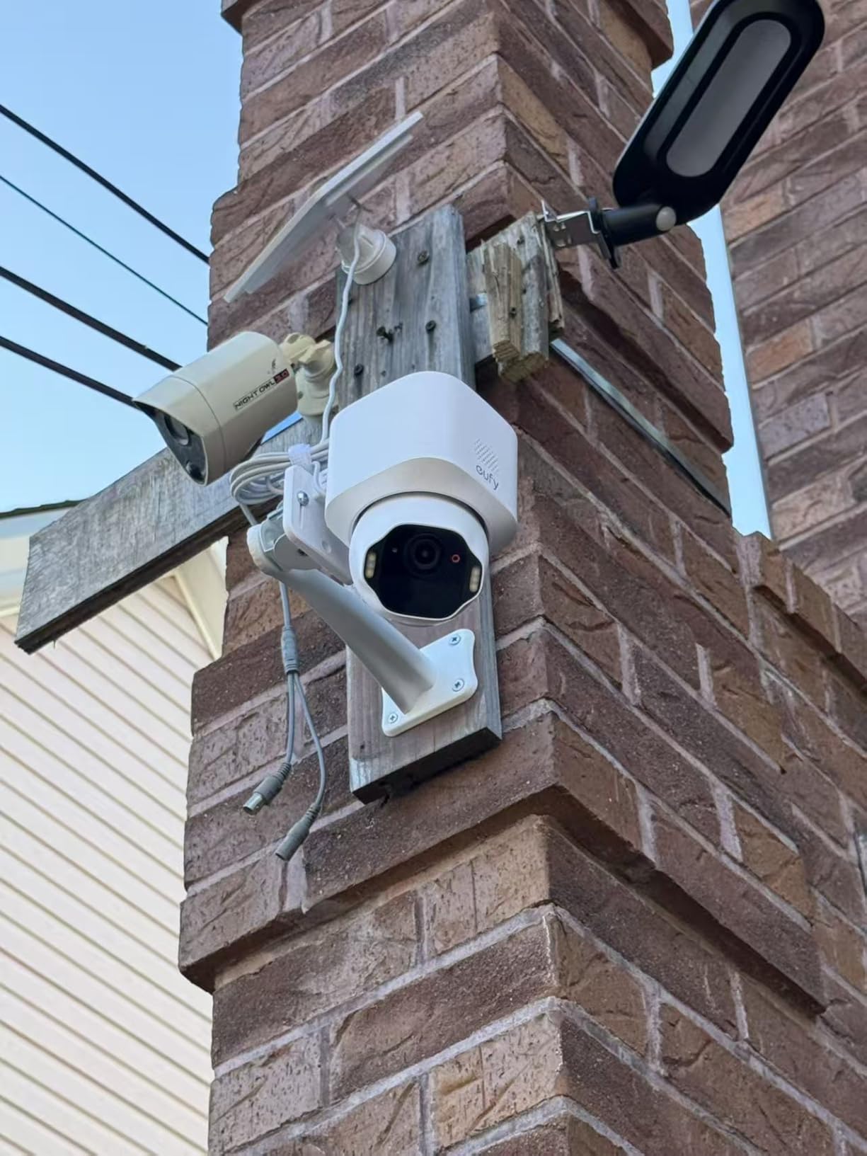 eufy Security SoloCam E42, 4-Cam Kit, 4K Solar Security Camera | AI Facial Recognition & Motion Tracking, Strobe Light, Pan & Tilt, Solar Powered, Built-in Local Storage (Up to 16TB) customer photo 1