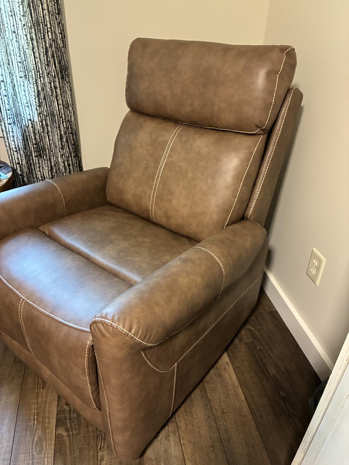 KISLOT Wall Hugger Recliner Chair, Faux Leather Power Reclining, Cream, 1PC | USB Charging Ports, Electric RV Recliner, Home Theater Seating, Living Room, Bedroom customer photo 2