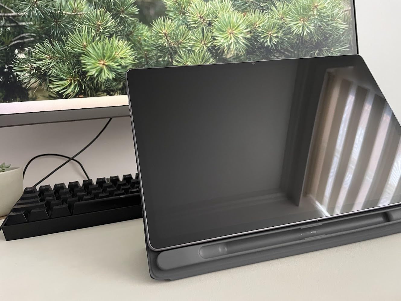 Lenovo Idea Tab Plus - Lightweight Tablet - 12.1