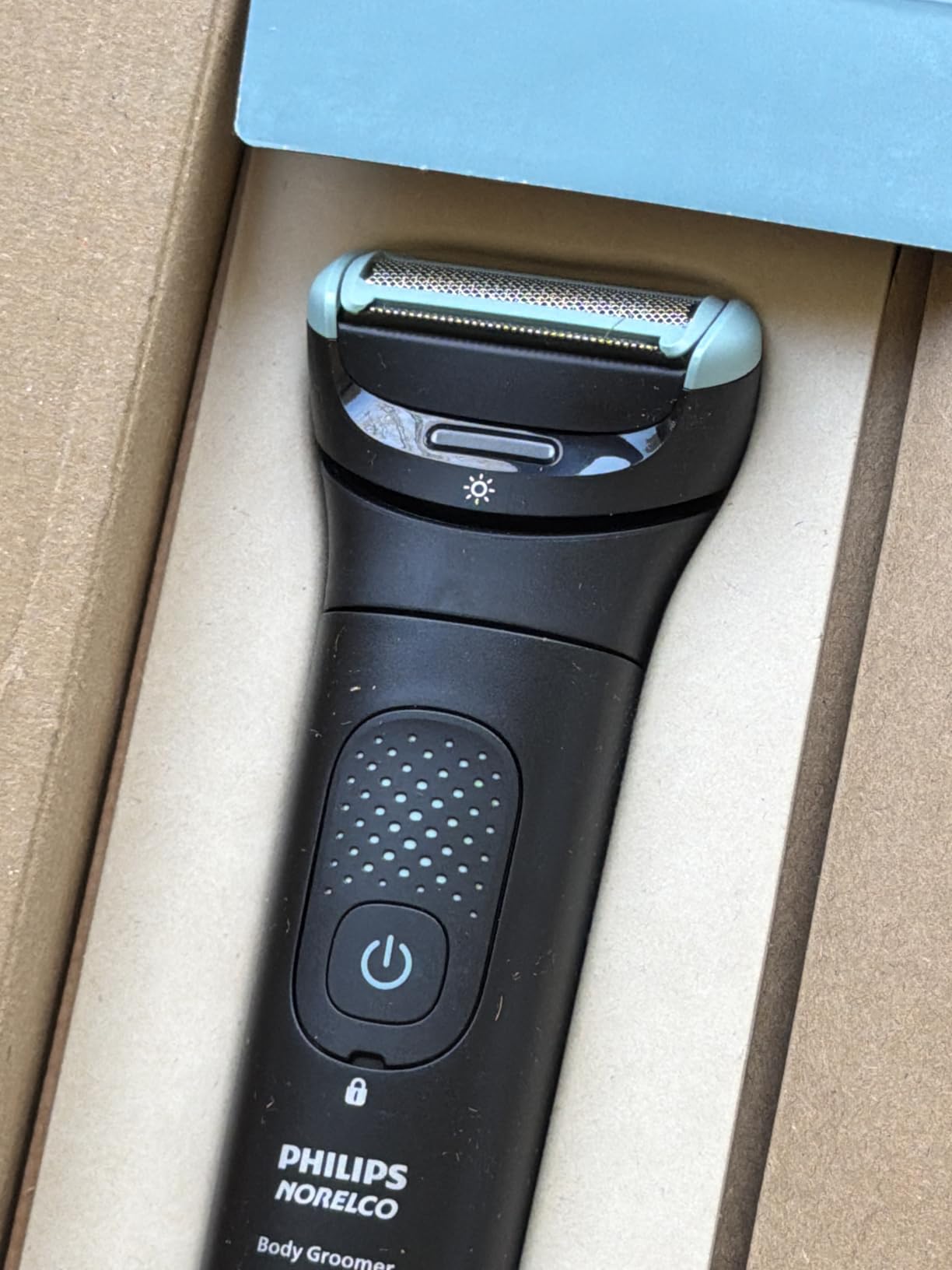 Philips Norelco Body Groomer 7000 Series, Men's Whole Body Groomer, Contour-Following 2D Flexing Head, Triple Protect Shave System & Intimate Body Hair Trimmer, 100% Showerproof, BG7480/50 customer photo 1