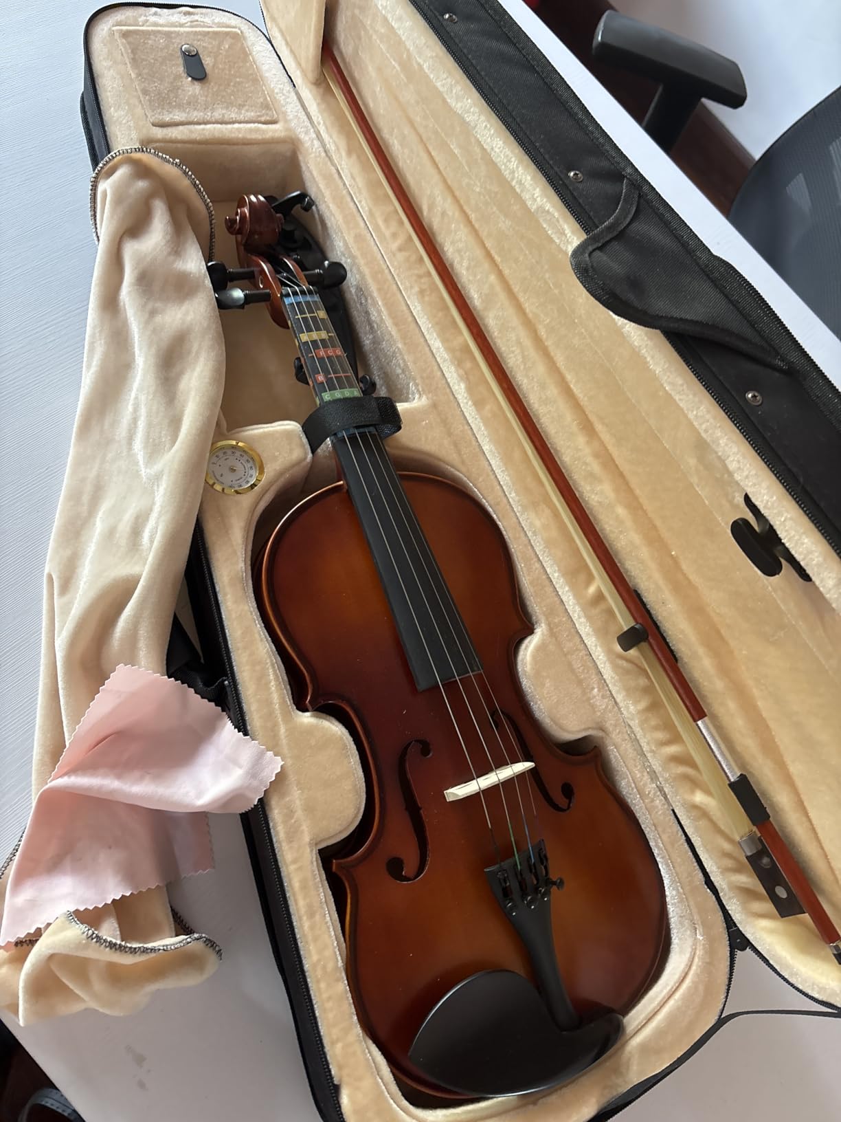Kmise Violin 4/4 Full Size Starter Kit for Students Beginners Adults, Quality Ebony Acoustic Fiddle Set with Hard Case, Bow, Rosin, Extra Strings, Shoulder Rest, Guide & Chart customer photo 2