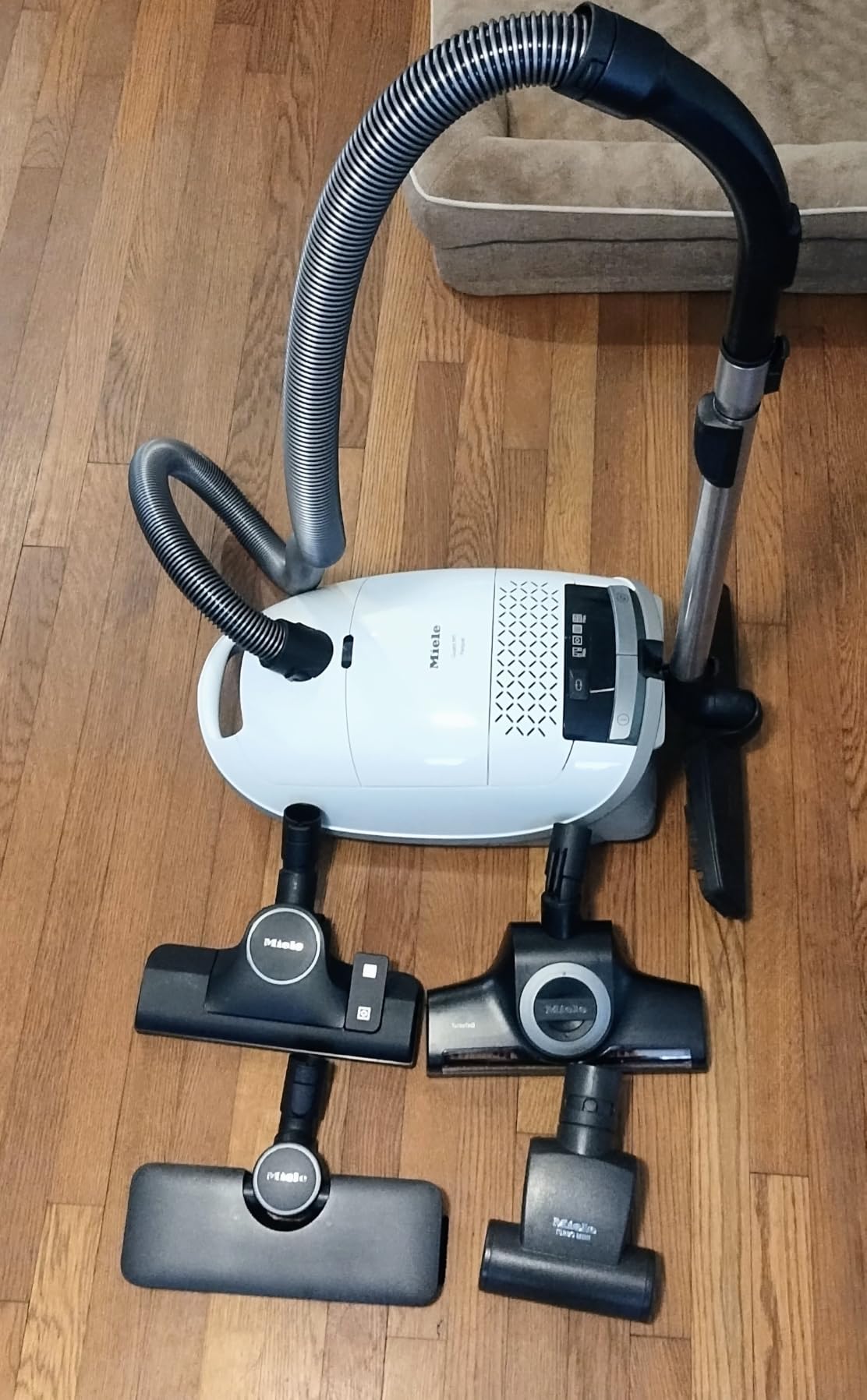 Miele Guard M1 Parquet XL Bagged Canister Vacuum for Hard Floors customer photo 2