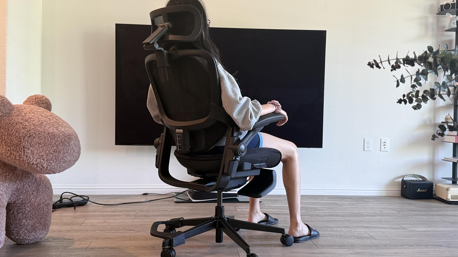 MUSSO E80 Muse Petite Ergonomic Office Chair for Women & Small Frames Black | 3-Level 3D Lumbar Support; 4D Headrest; 90° Flip-Up Arms & Footrest; 135° Recline; Breathable Mesh customer photo 2