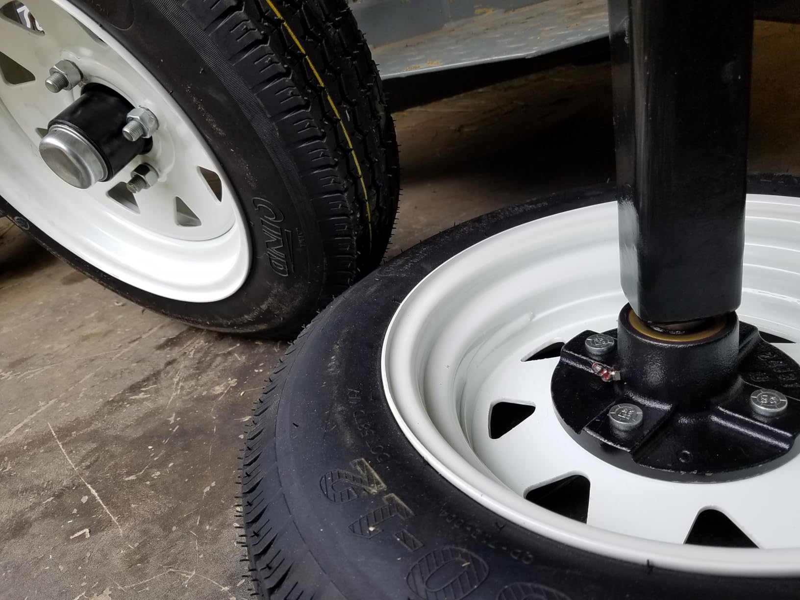 ST205/75D15 Trailer Tires with 15 in Rims, 5 Lug on 4.5 in, Load Range C, 6PR customer photo 1