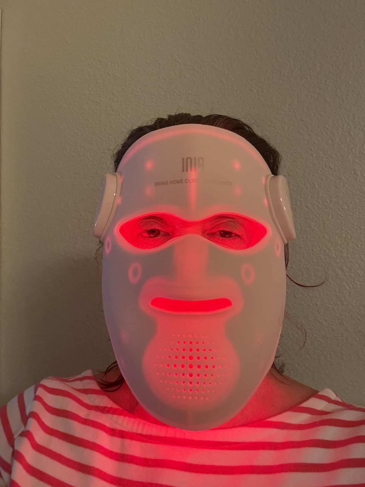 INIA GLOW 4D Wireless Red Light Therapy Mask for Face, Dual NIR, 320 LEDs | 4D Contour-Fit, Under-Eye Cooling, 4 Modes, Cordless & Rechargeable, Home & Travel Use, Skincare Gift for Women Wife Mom customer photo 1