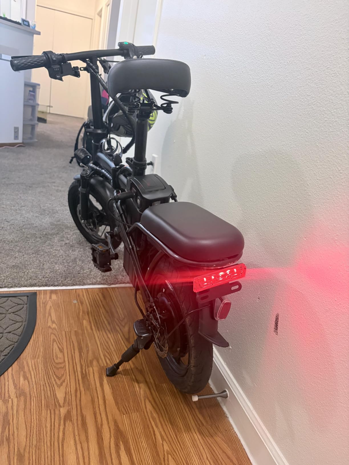 Electric Bike for Adults and Teens, 550W Motor, 25MPH, 35-Mile Range, 300LBS Load, Tool-Free Fold, 48V 12Ah Removable Battery, Front Suspension, UL 2849 Certified, RV Ready Camping Mini Folding EBike customer photo 2