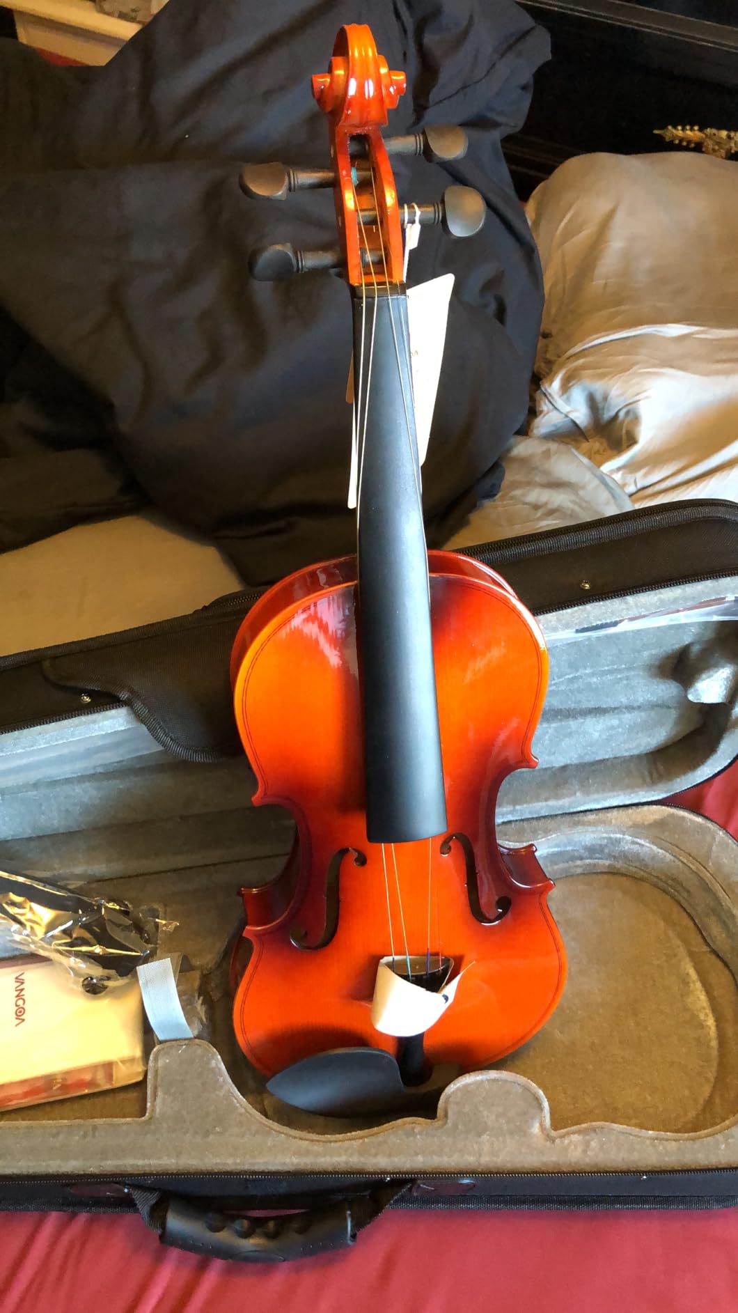 Vangoa 1/4 Kids Violin Set for Beginner Children Student Quarter Size Acoustic Violin Starter Kit with Case, Rosin, Bow, Strings, Mute, Fingerboard Stickers, Natural customer photo 1