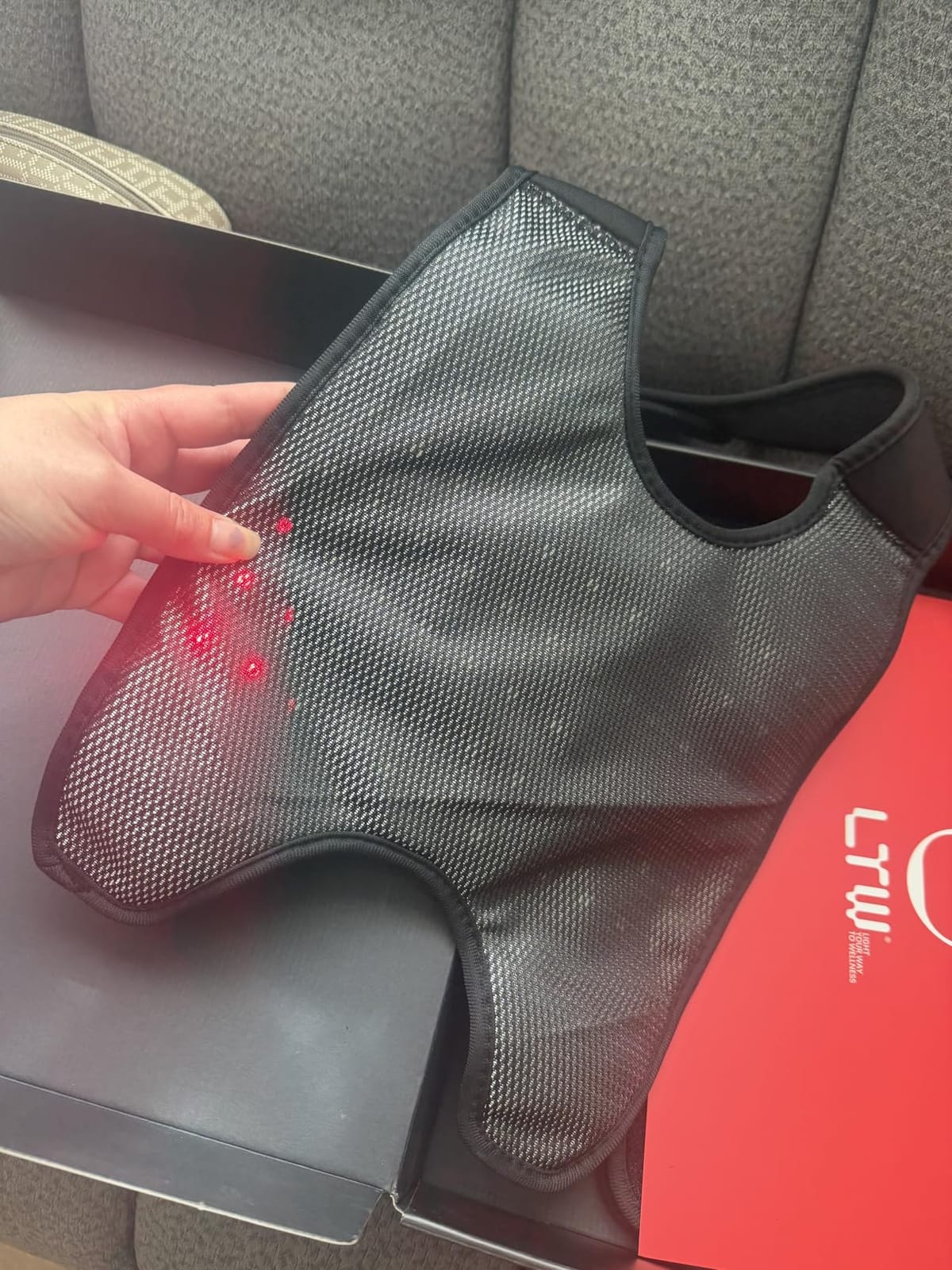 LTW Knee Massager with Heat and Red Light, Cordless Heated Knee Brace with 3 Heat/3 Vibration/5 Light Levels, 72 Red Lights with 660nm & 850nm, 5000mAh Massager for Knee Elbow Shoulder customer photo 1