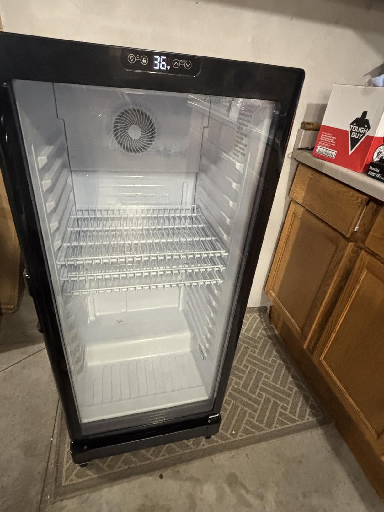 7 Cu.Ft Commercial Beverage Refrigerator with Glass Door customer photo 2