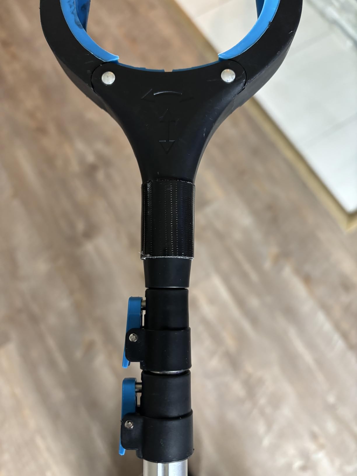 Telescopic Grabber Reacher Tool, 5-Level Adjustable Length (23'' to 41'') - Trash Claw Gripper, Pickup Stick for Litter Picking, Yard Work, and Seniors (Blue) customer photo 2