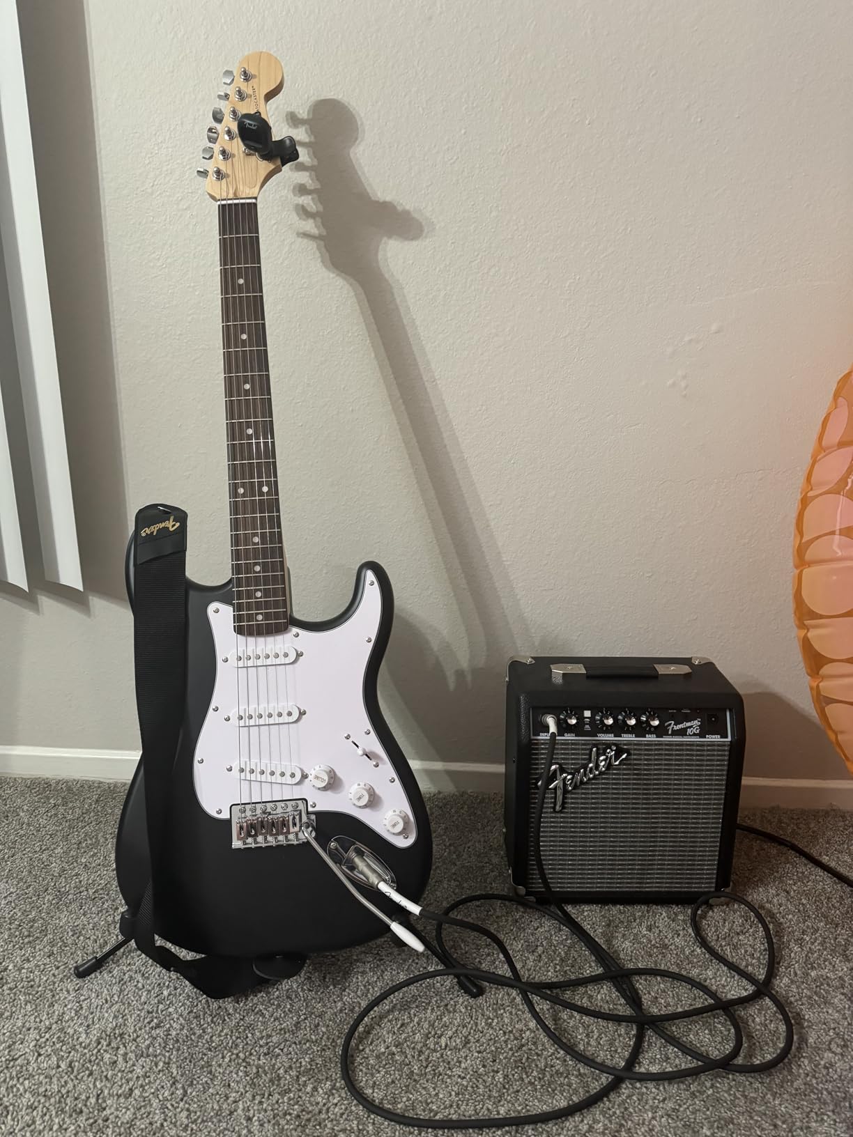 Fender Mini Stratocaster Beginner Electric Guitar Kit with Amp, Daphne Blue customer photo 1