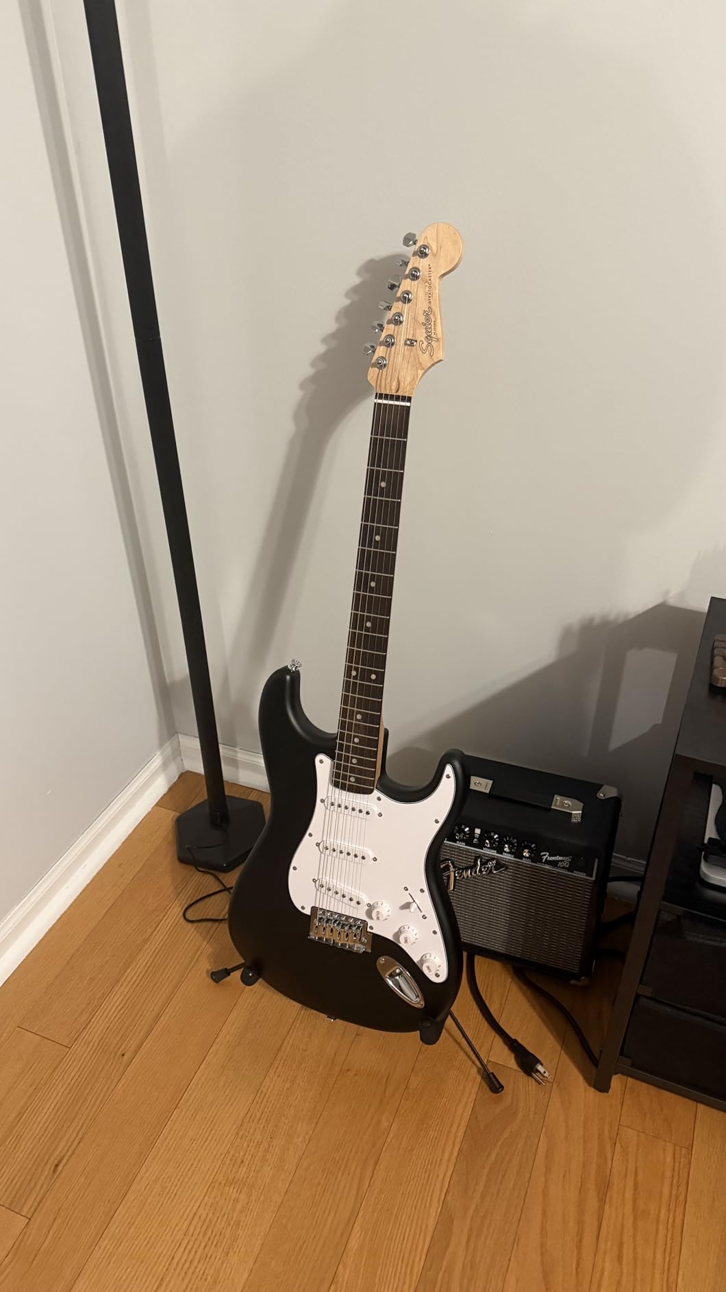 Fender Mini Stratocaster Beginner Electric Guitar Kit with Amp, Daphne Blue customer photo 2