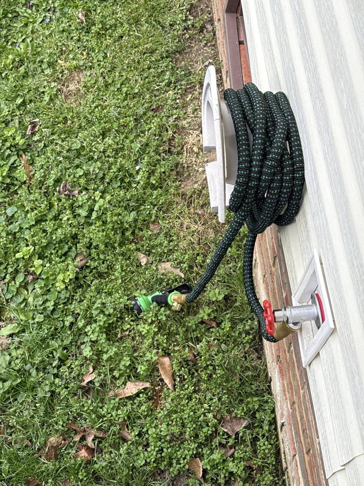 Flexi Hose with 8 Function Nozzle, 50FT - Lightweight Expandable Garden Hose, No-Kink Flexibility, 3/4 Inch Solid Brass Fittings and Double Latex Core - Black and Green customer photo 2