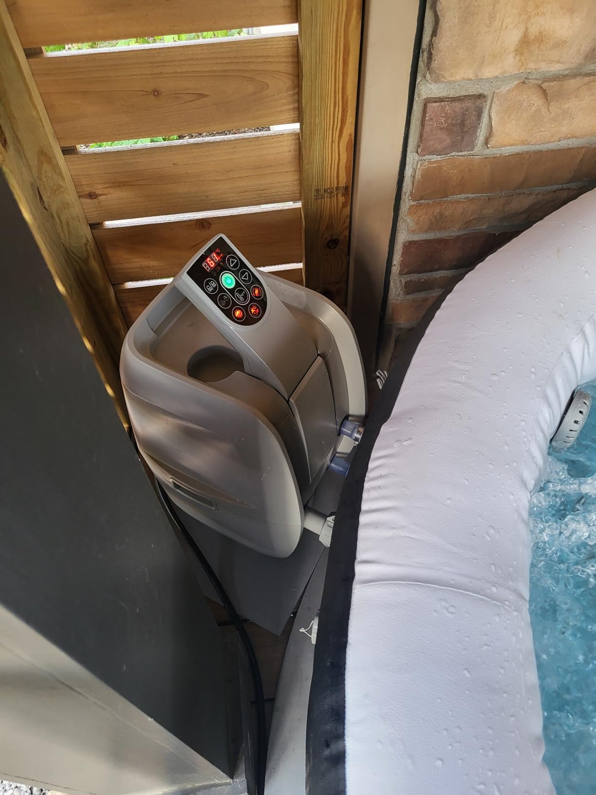 Coleman Miami 2 to 4 Person Inflatable Hot Tub, Round Energy-Efficient Portable Outdoor Spa with 120 AirJets, 71